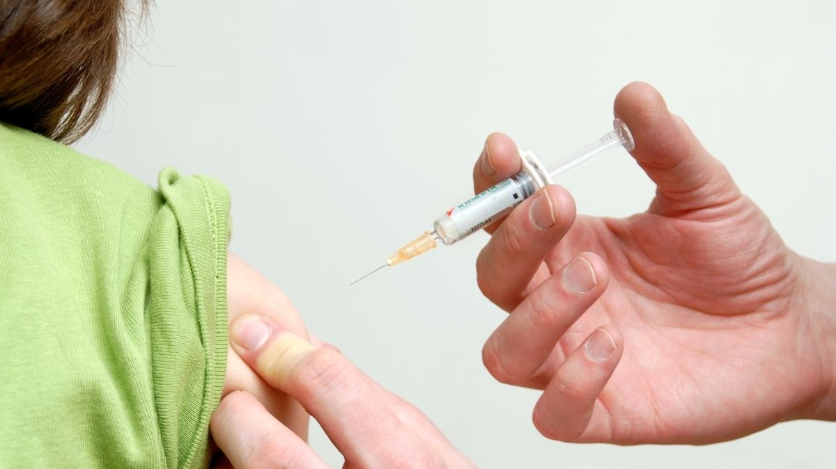Očkování proti meningokokům zdarma pro dospívající a další změny od nového roku